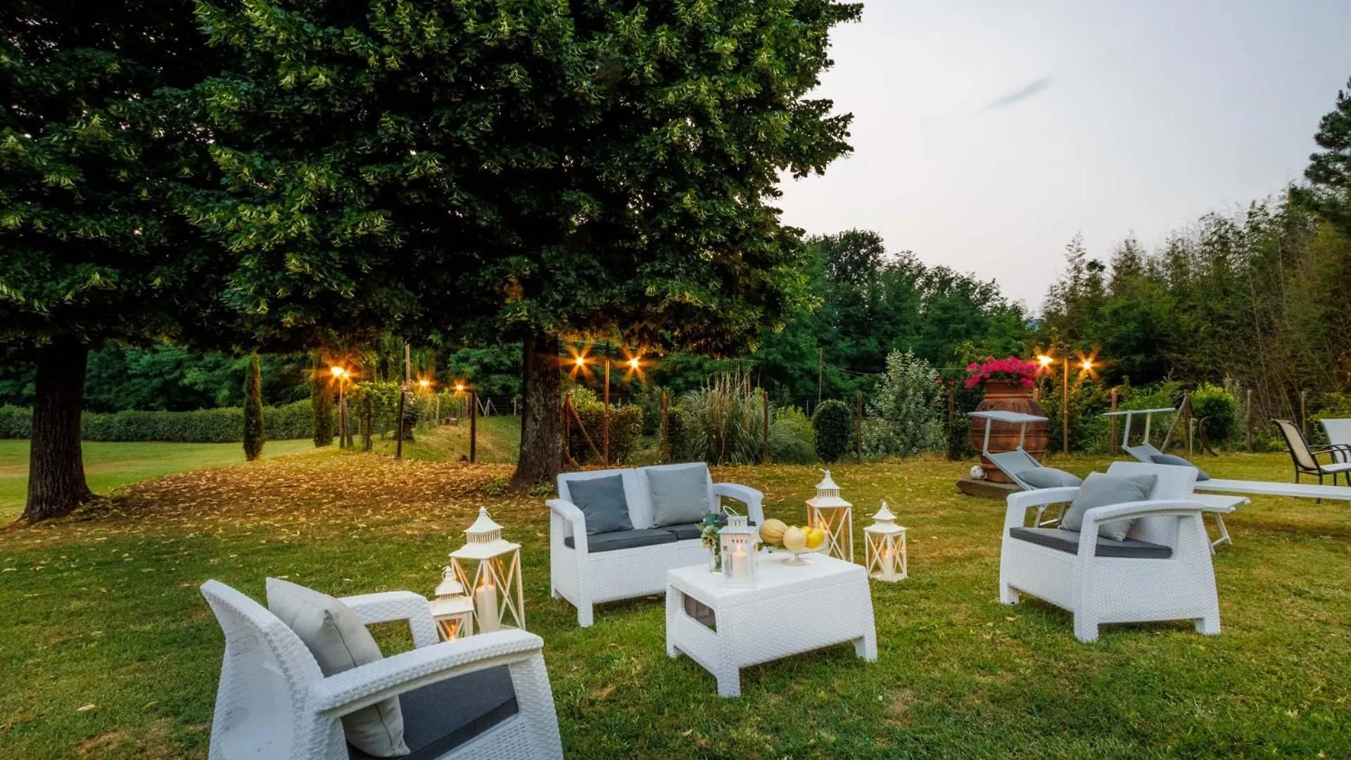 Villa Papari Montecarlo 0*,